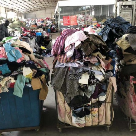 高价上门回收旧衣服鞋子皮包 高价上门回收旧衣服鞋子皮包